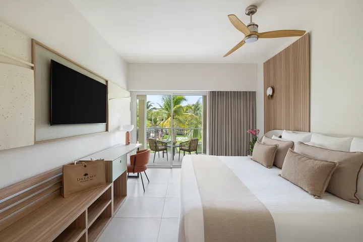 Pool View Suite